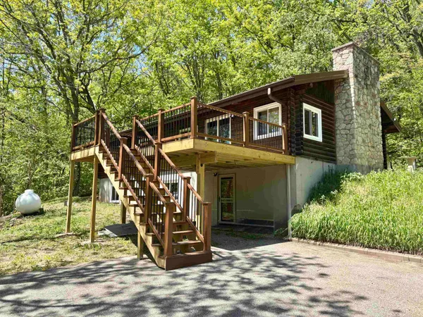$287,900 | 63368 County Road North, Prairie du Chien, WI 53821