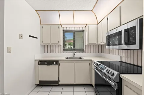 $168,000 | 4251 27th Court Southwest, Unit 104, Naples, FL 34116