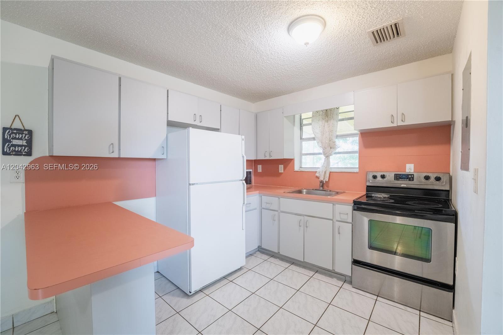 9265 Southwest 38th Street Miami, FL 33165 - Photo 13 of 18
