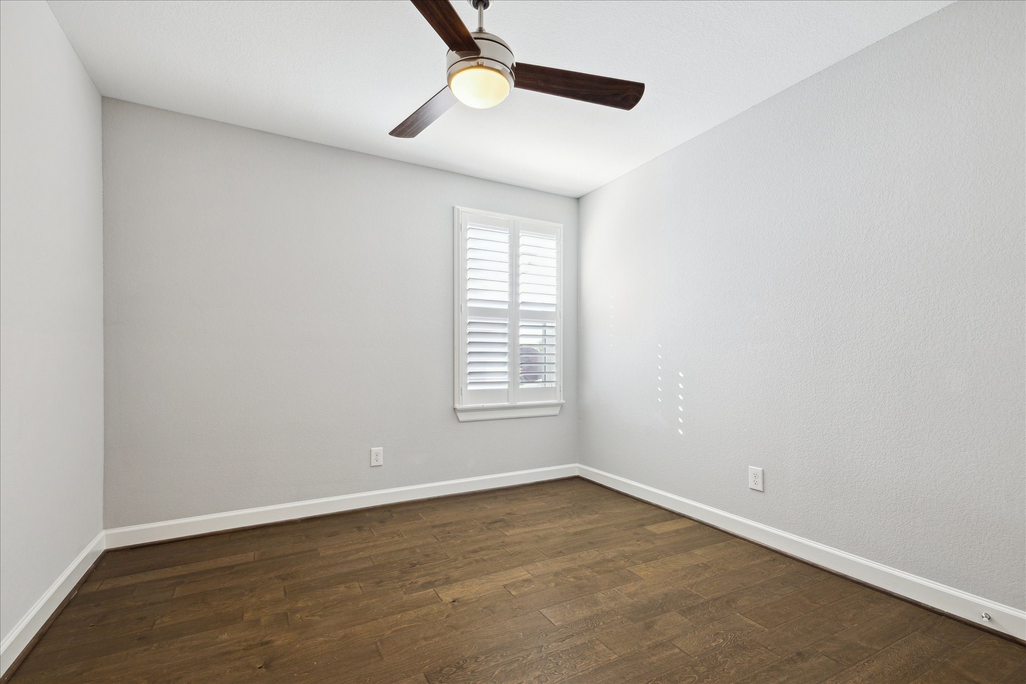 2430 Sheridan Street Houston, TX 77030 - Photo 20 of 28 a view of an empty room with a window