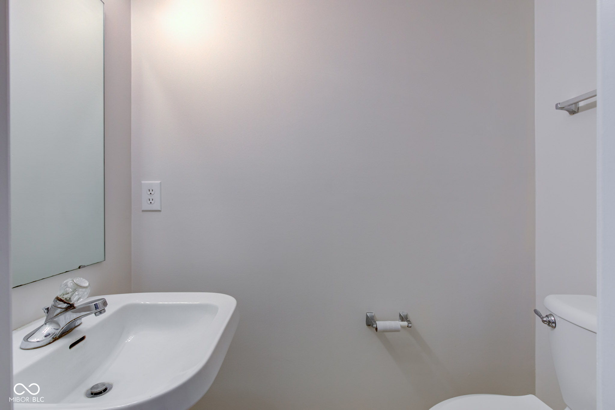 10046 Gate Drive Indianapolis, IN 46239 - Photo 11 of 69