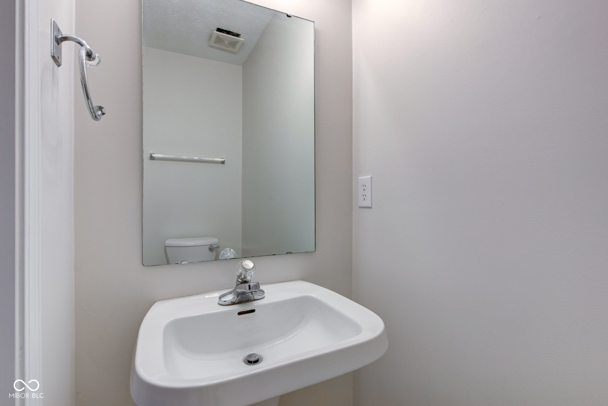 10046 Gate Drive Indianapolis, IN 46239 - Photo 12 of 69