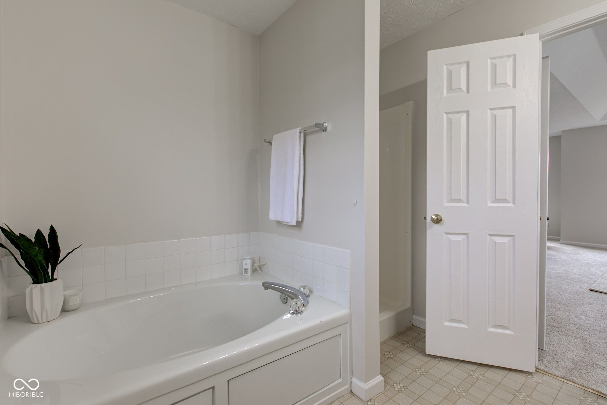 10046 Gate Drive Indianapolis, IN 46239 - Photo 38 of 69