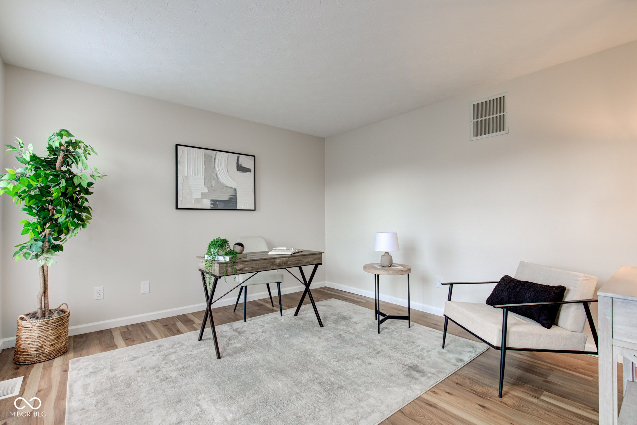 10046 Gate Drive Indianapolis, IN 46239 - Photo 8 of 69