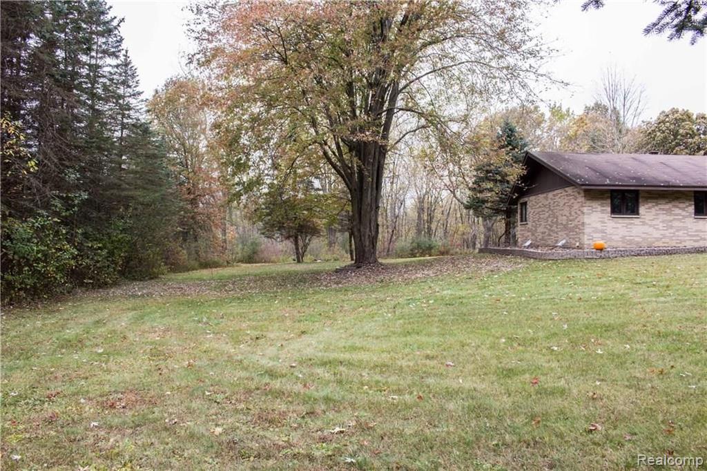10330 Pettit Road Birch Run, MI 48415 - Photo 31 of 33