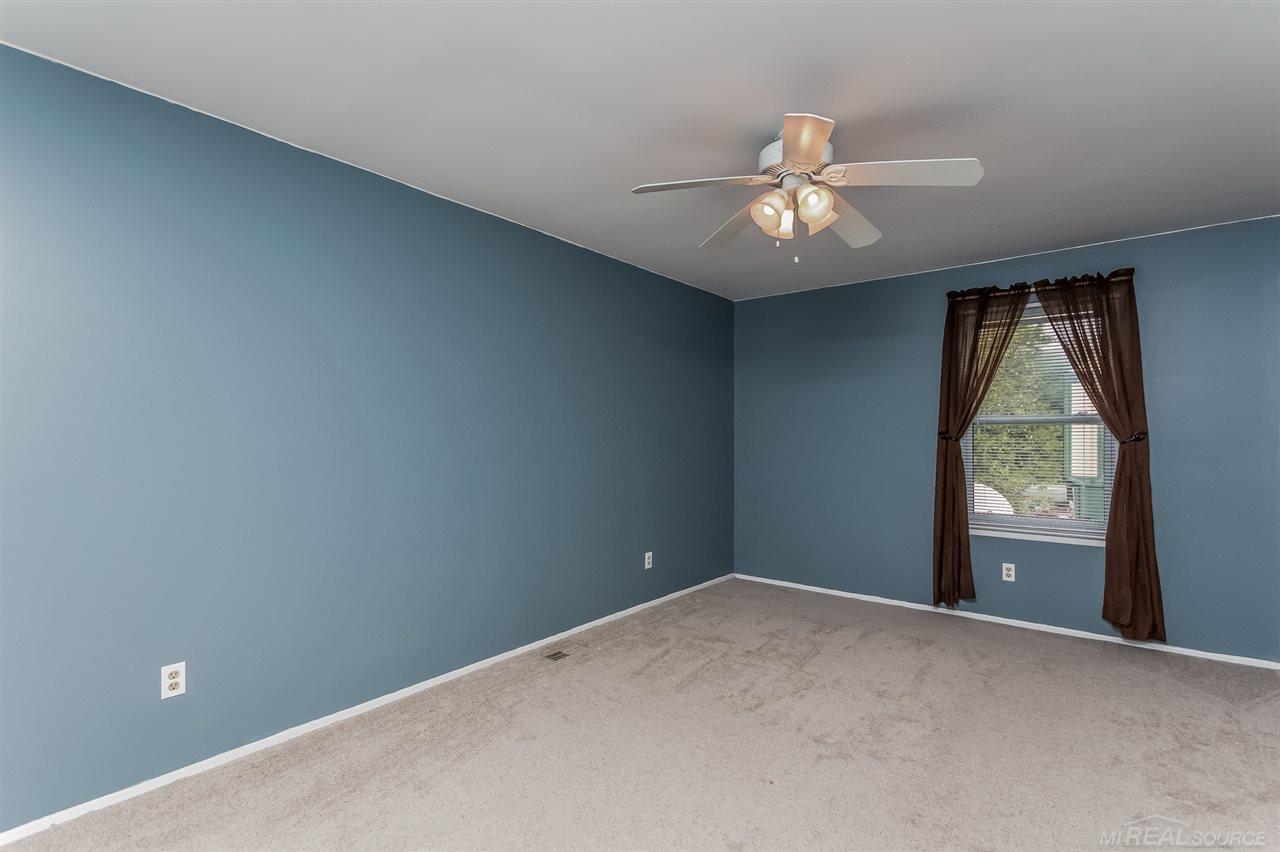2300 North Fairview Lane Rochester Hills, MI 48306 - Photo 23 of 43