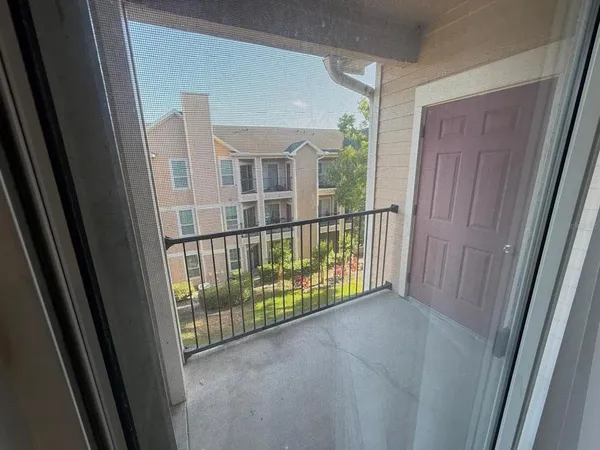 $203,000 | 2015 Erving Circle, Unit 307, Ocoee, FL 34761