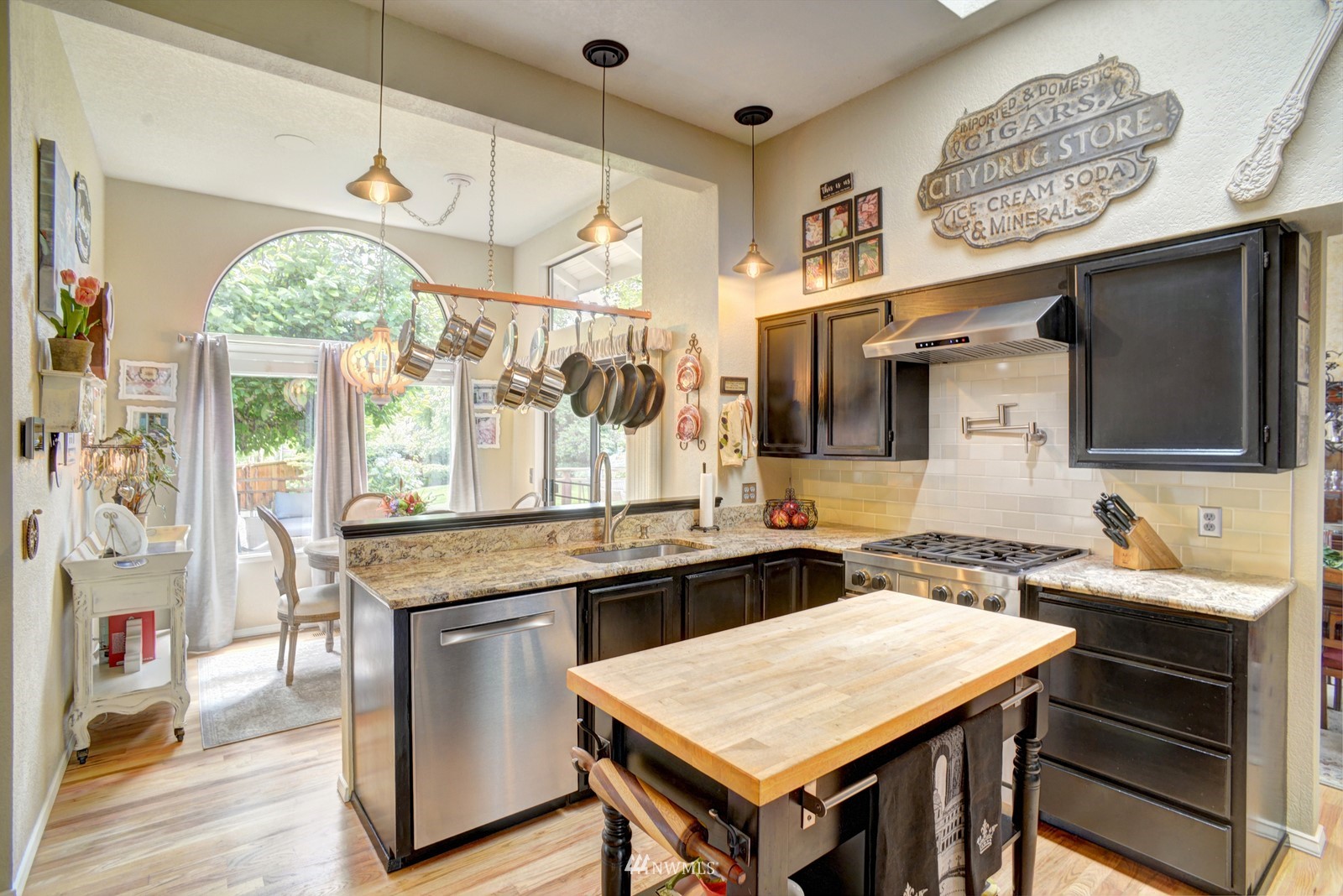 2214 237th Street Southeast Bothell, WA 98021 - Photo 4 of 35 Gallery Image 4