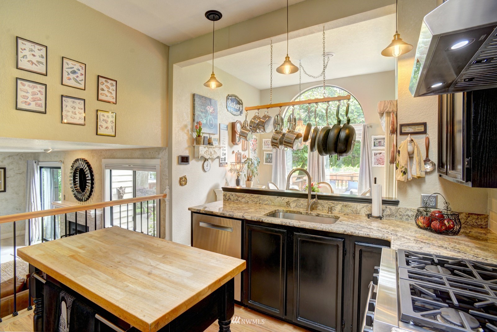 2214 237th Street Southeast Bothell, WA 98021 - Photo 5 of 35 Gallery Image 5