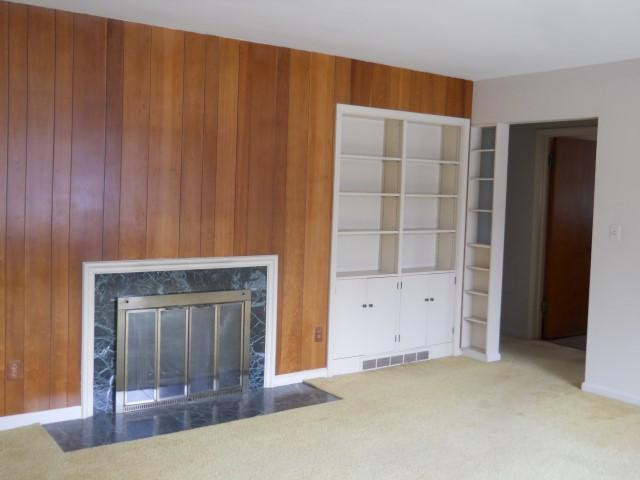 1693 Stadium Court Ann Arbor, MI 48103 - Photo 2 of 13 Photo 2