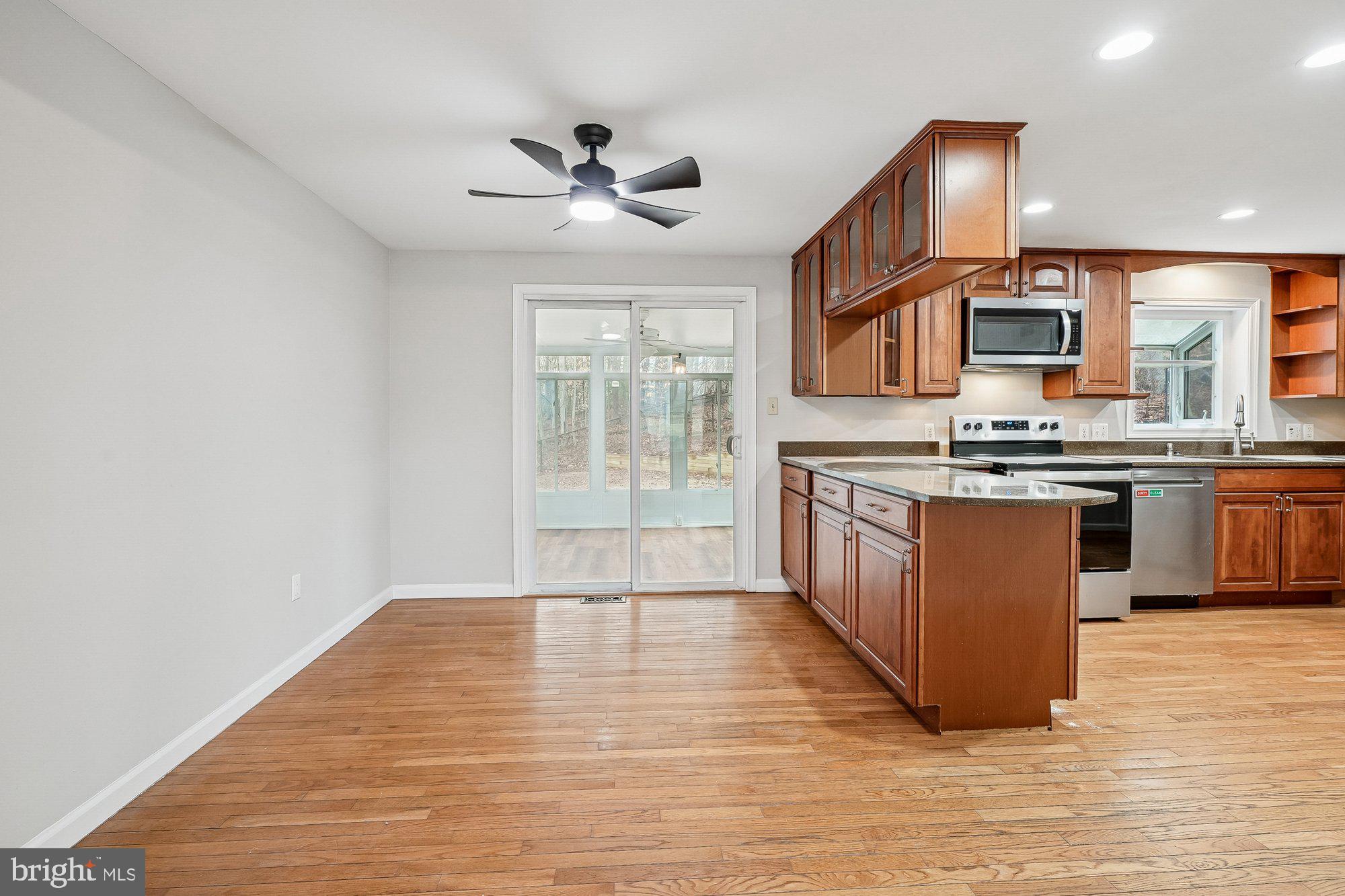 1515 Brooke Road Stafford, VA 22554 - Photo 3 of 20 Dining Room