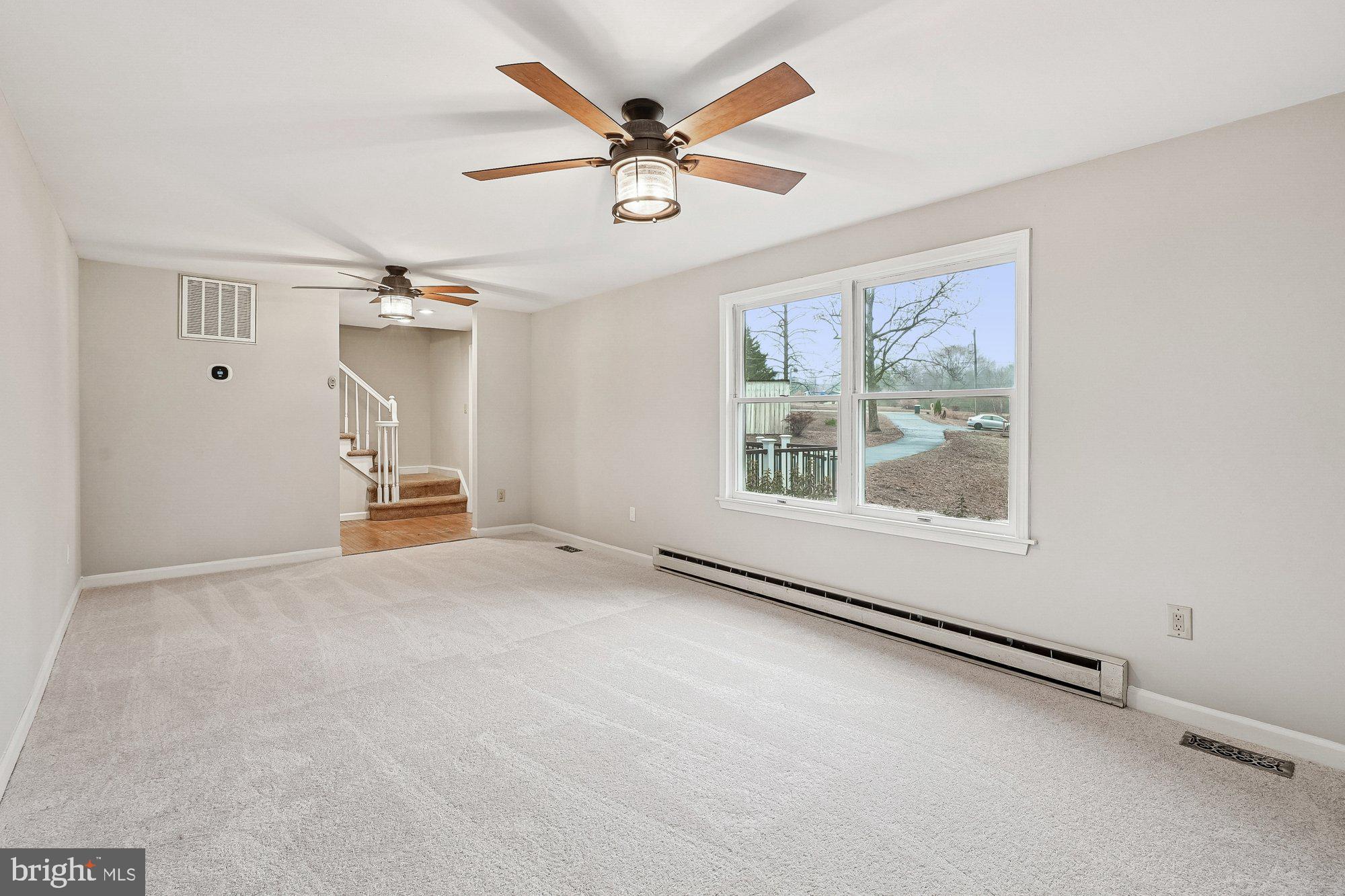 1515 Brooke Road Stafford, VA 22554 - Photo 5 of 20 Living Room