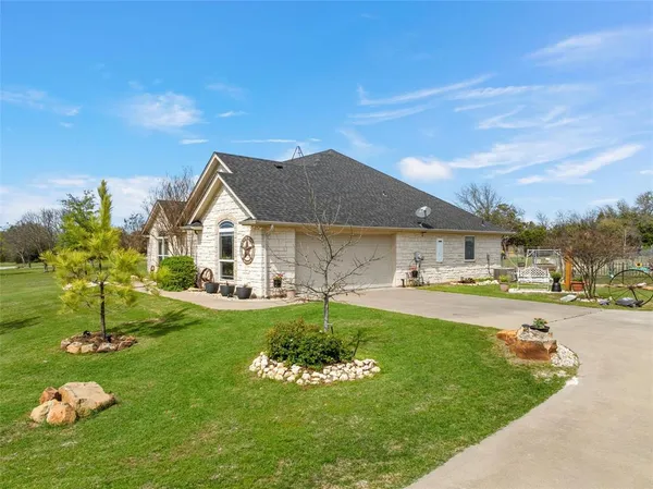 $349,900 | 248 Rabbit Shadow Trail, Whitney, TX 76692