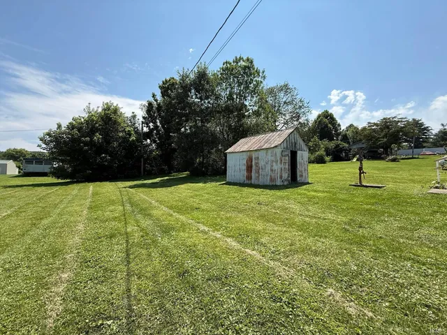 $125,000 | 3640 Old Vincennes Road, Mitchell, IN 47446