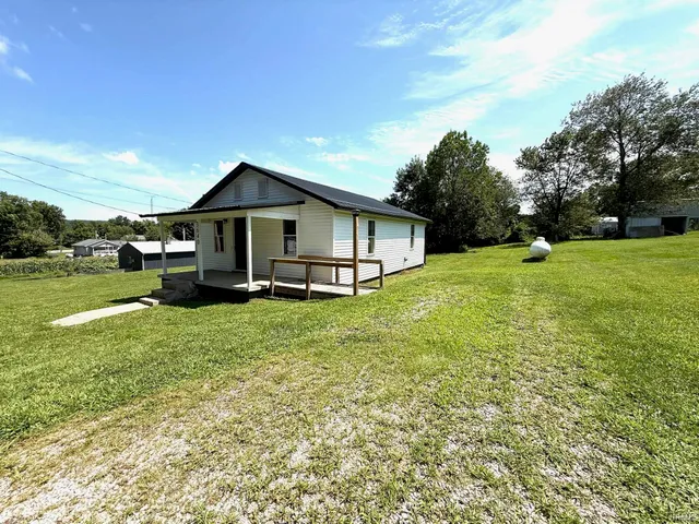 $125,000 | 3640 Old Vincennes Road, Mitchell, IN 47446