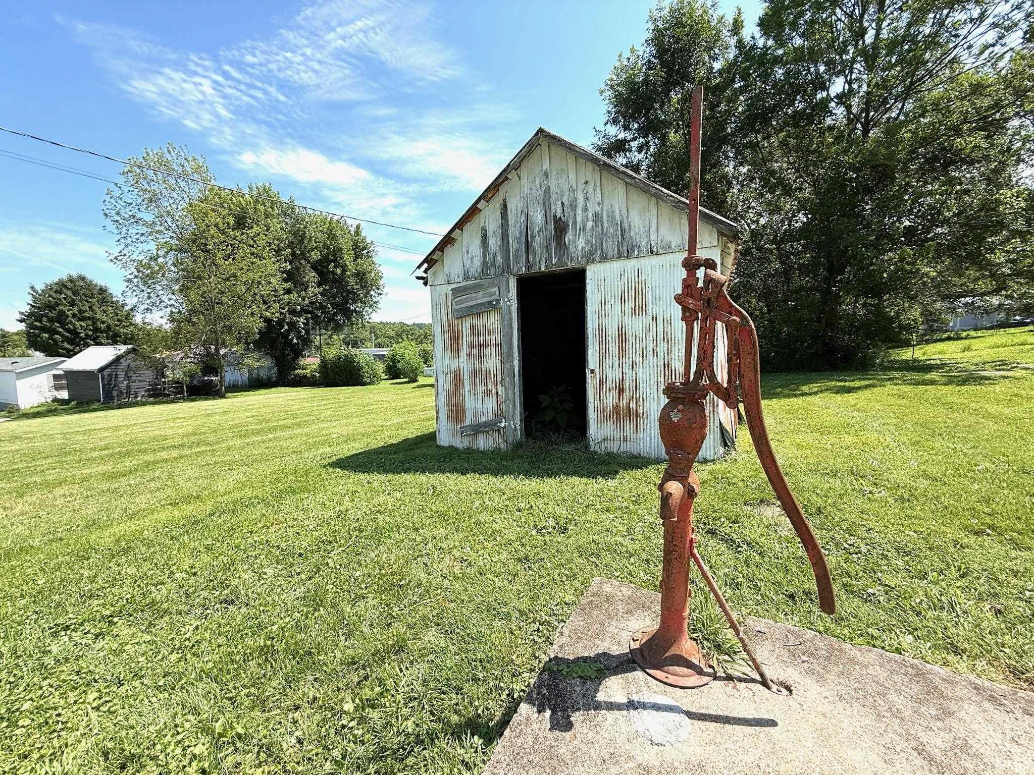 3640 Old Vincennes Road Mitchell, IN 47446 - Photo 29 of 32
