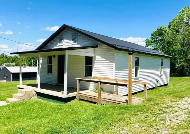 $125,000 | 3640 Old Vincennes Road, Mitchell, IN 47446