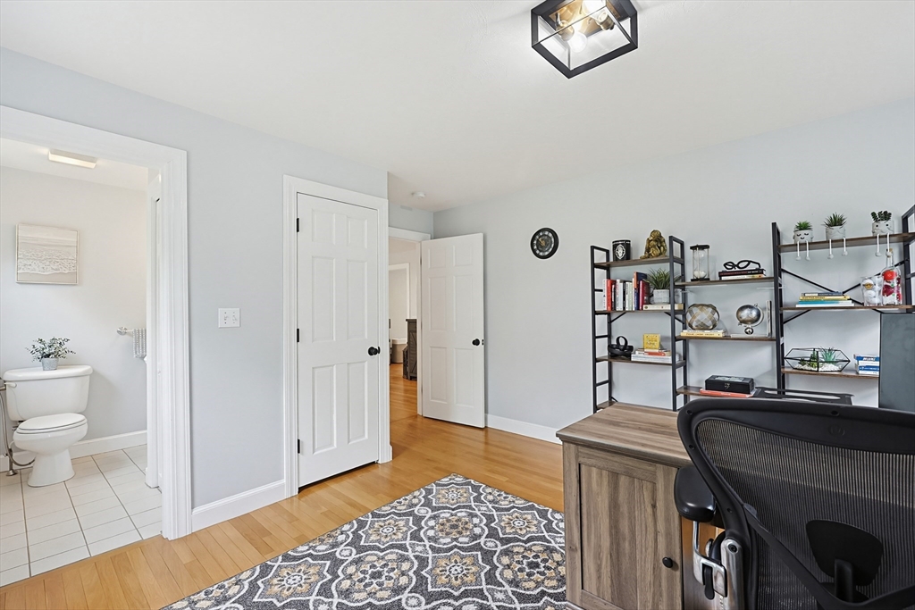 424 Dedham Street Wrentham, MA 02093 - Photo 22 of 40