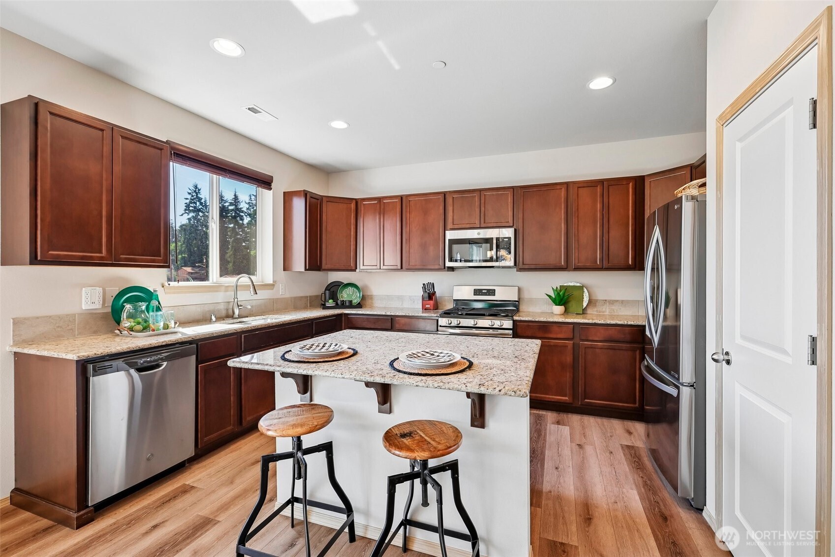 2548 Filbert Avenue Bremerton, WA 98310 - Photo 15 of 35 Gallery Image 15