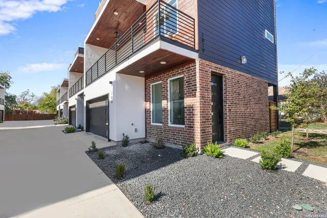 $575,000 | 1021 South Hackberry, Unit 201, San Antonio, TX 78210