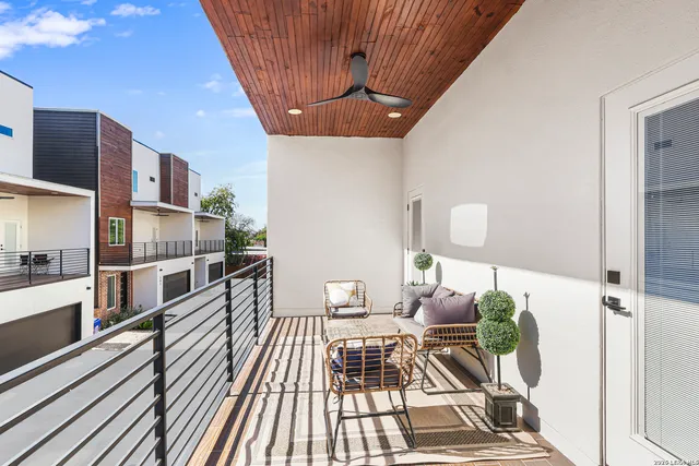 $575,000 | 1021 South Hackberry, Unit 201, San Antonio, TX 78210