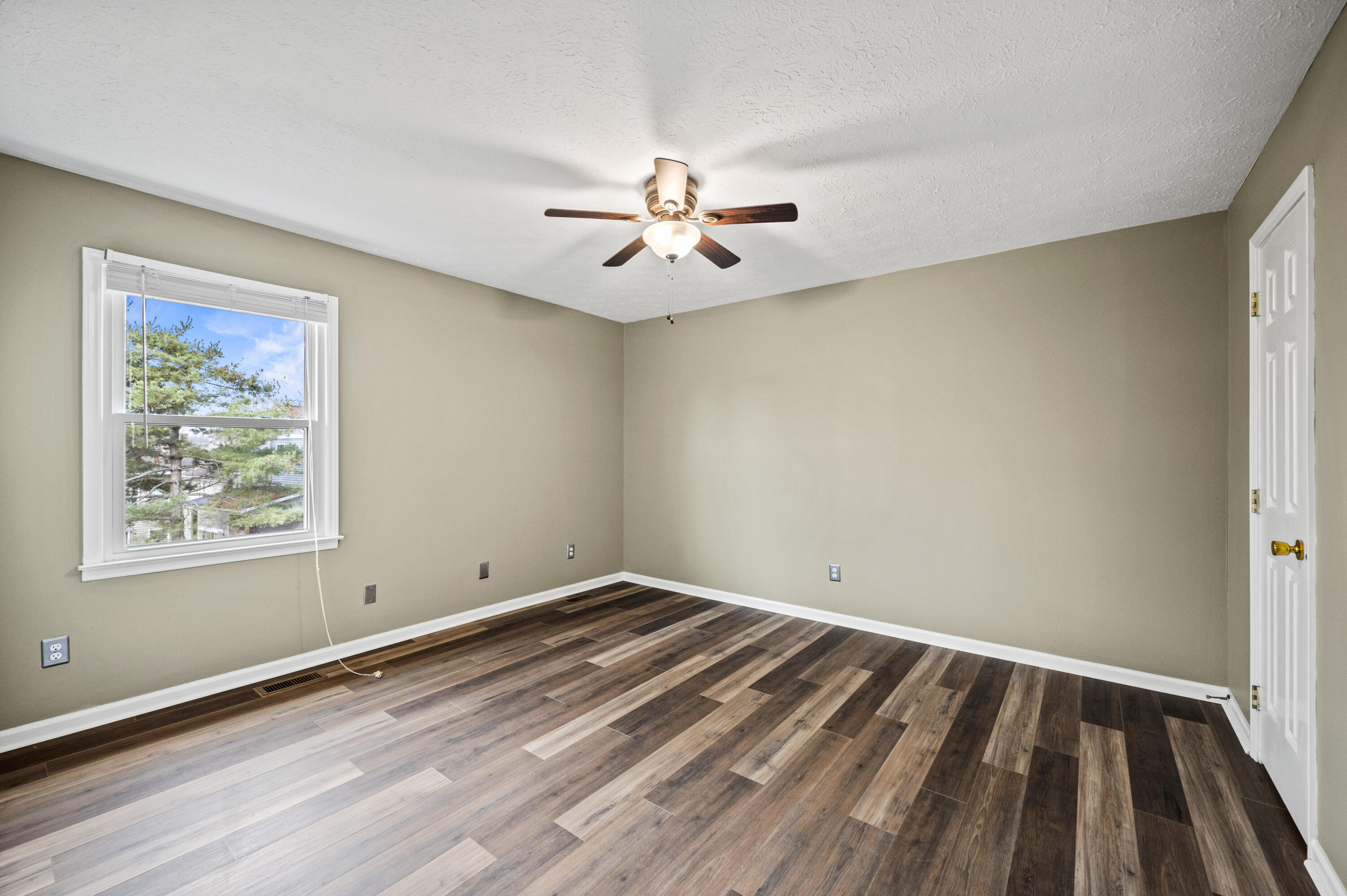 432 Marsailles Road Versailles, KY 40383 - Photo 24 of 31 20251124-432-Marsailles-Rd-fh-058