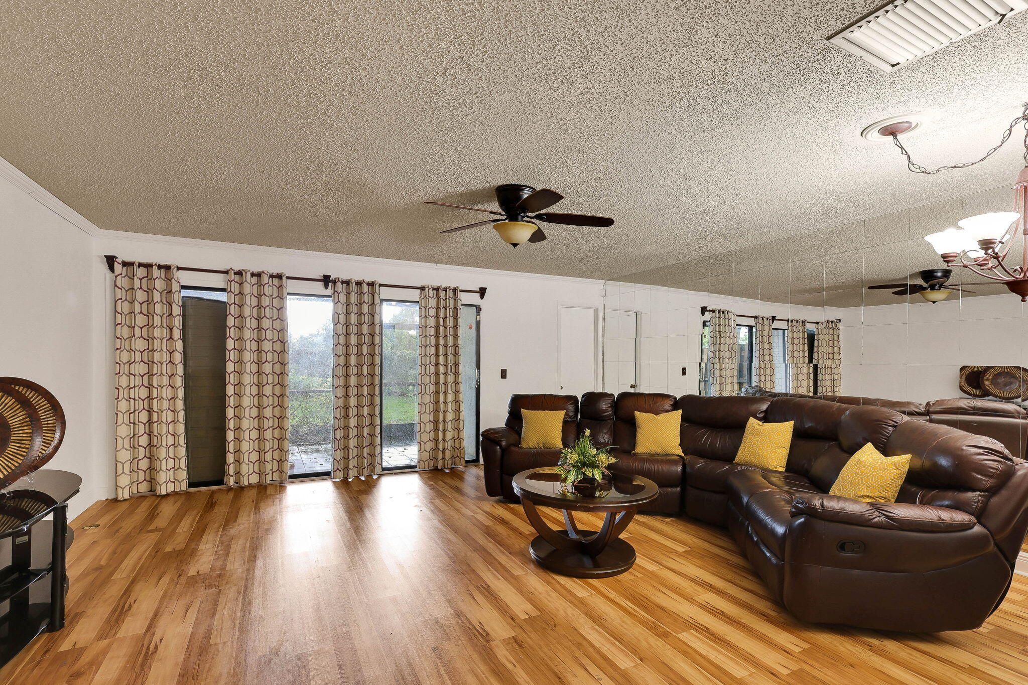 2020 Colonial Road, Unit 6 Fort Pierce, FL 34950 - Photo 12 of 31 10-web-or-mls-5P1A6392