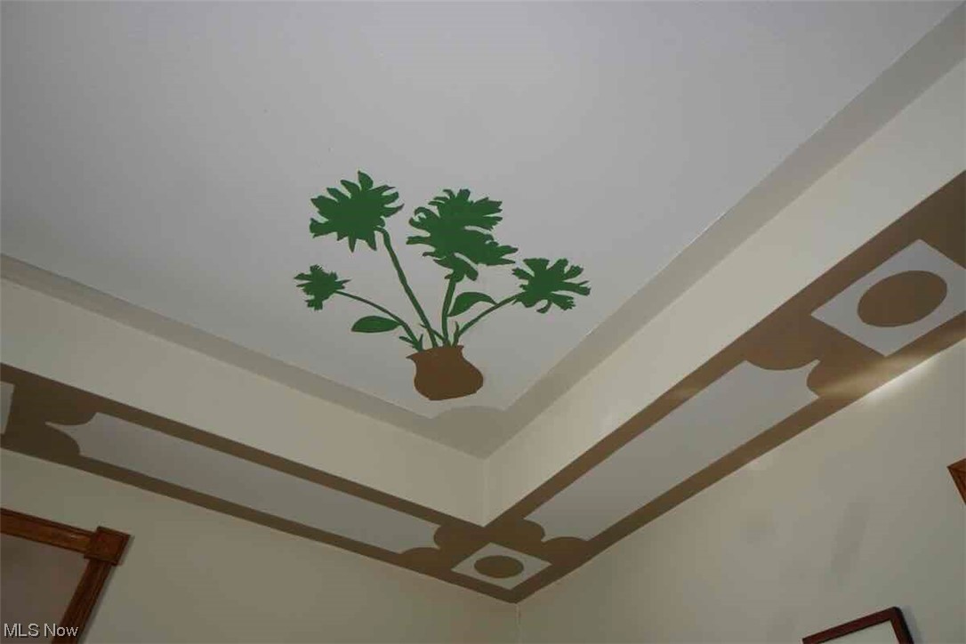 3756 Bosworth Road Cleveland, OH 44111 - Photo 4 of 23 Ceiling hand painted in owners suite