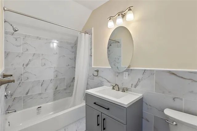 $2,000 | 194 Harrison Street, Unit 1, Pawtucket, RI 02860