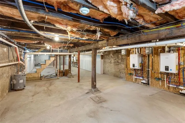 $2,000 | 194 Harrison Street, Unit 1, Pawtucket, RI 02860