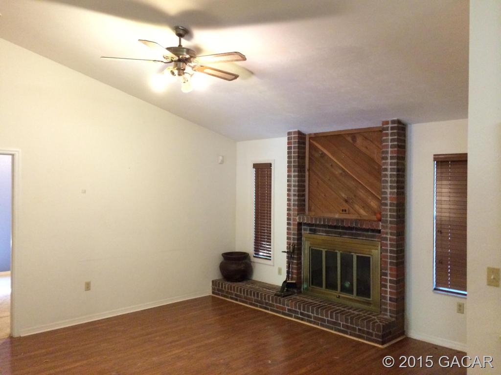 7716 Southwest 6th Place Gainesville, FL 32607 - Photo 4 of 13 Living Room