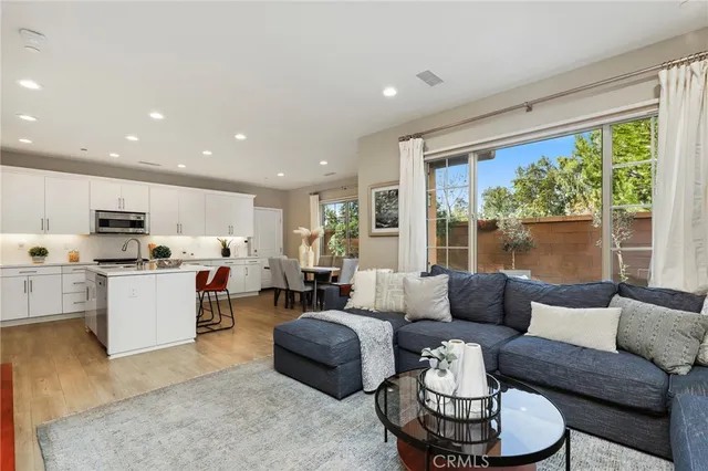 $1,278,800 | 121 Excursion, Irvine, CA 92618