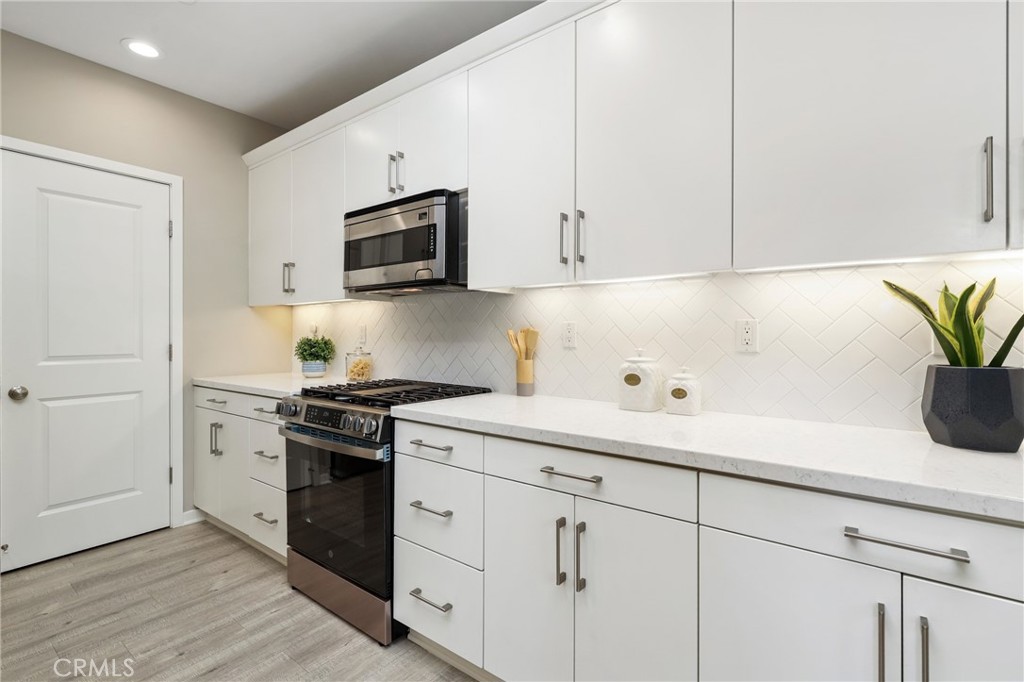 121 Excursion Irvine, CA 92618 - Photo 12 of 65