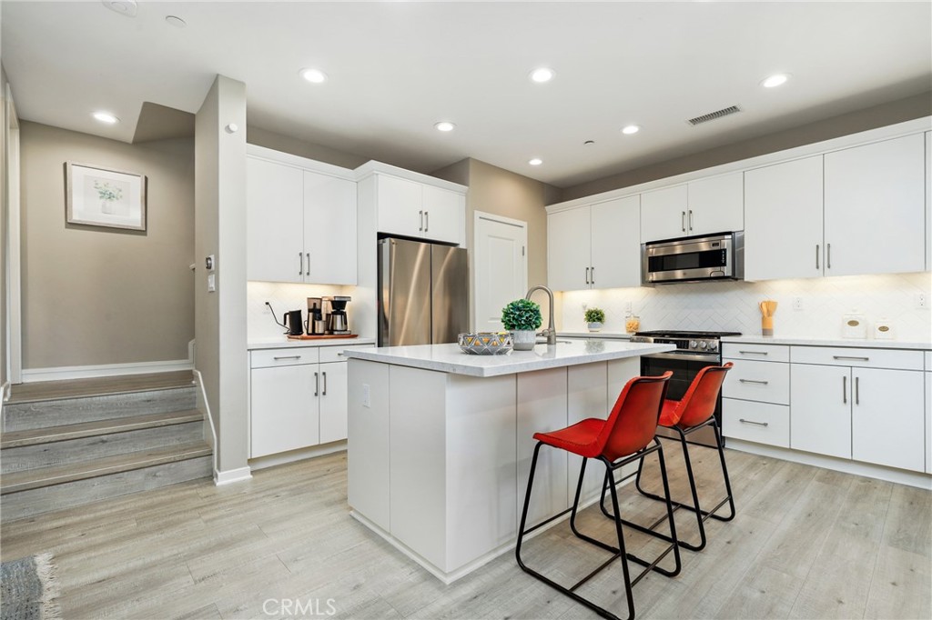 121 Excursion Irvine, CA 92618 - Photo 8 of 65