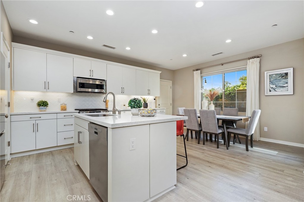 121 Excursion Irvine, CA 92618 - Photo 9 of 65