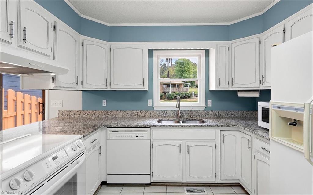 4482 Stone Ridge Drive Trinity, NC 27370 - Photo 16 of 34 Gallery Image 16