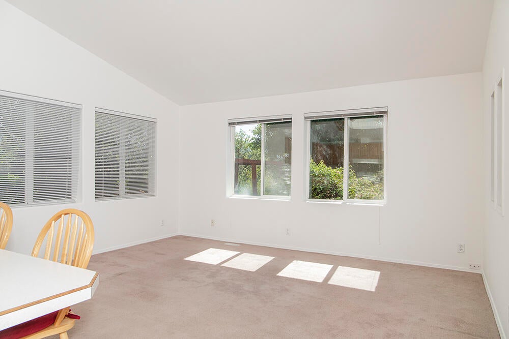 3848 North River Road Gold Hill, OR 97525 - Photo 11 of 45 11