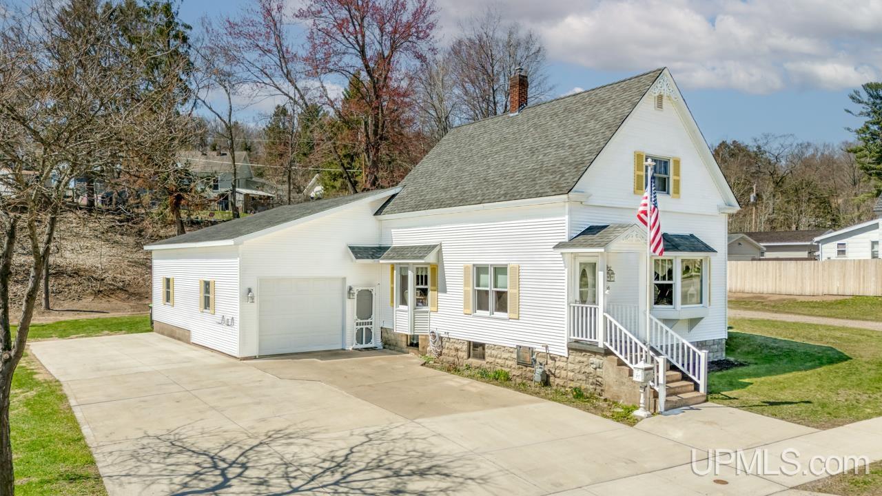 956 Main Street Niagara, WI 54151 - Photo 1 of 21 Gallery Image 1