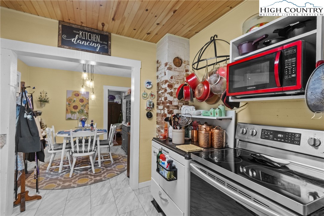 129 Troys Trail Todd, NC 28684 - Photo 18 of 50