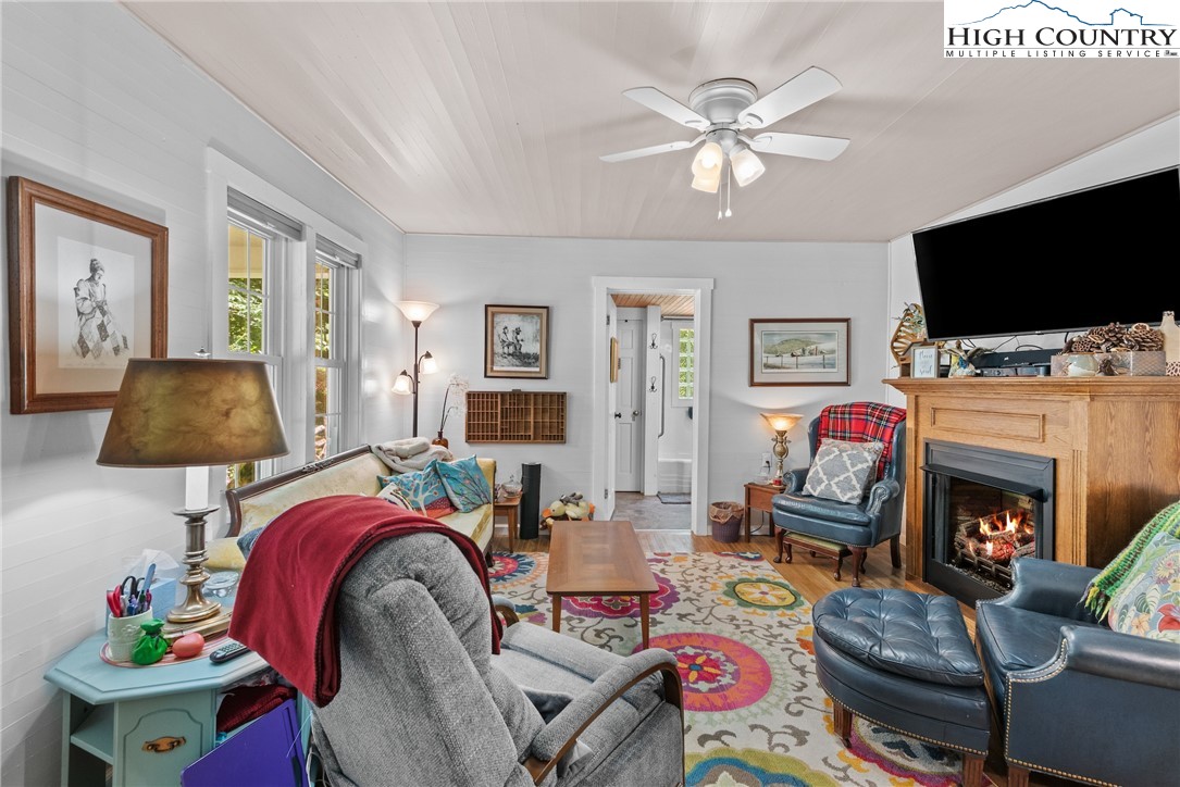 129 Troys Trail Todd, NC 28684 - Photo 8 of 50