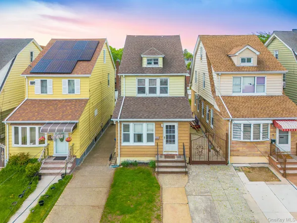 $795,000 | 89-10 218th Place | Queens Village