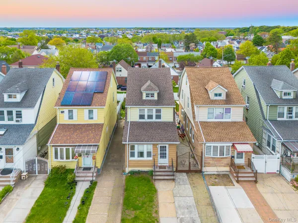$795,000 | 89-10 218th Place | Queens Village
