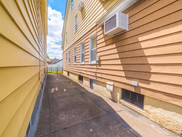 $795,000 | 89-10 218th Place | Queens Village