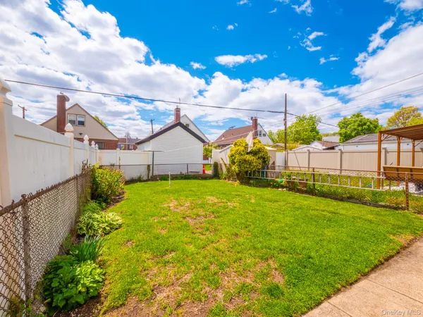 $795,000 | 89-10 218th Place | Queens Village
