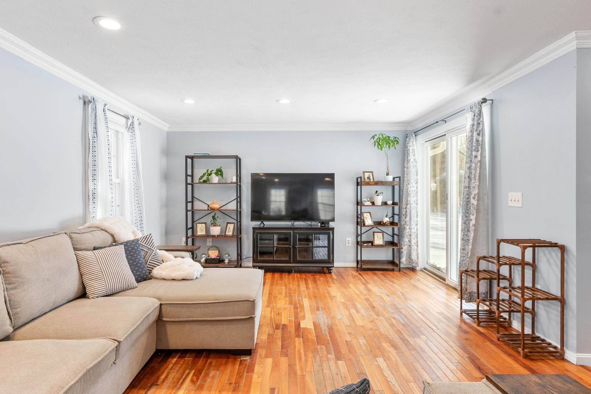 3 Copperfield Lane Londonderry, NH 03053 - Photo 17 of 58