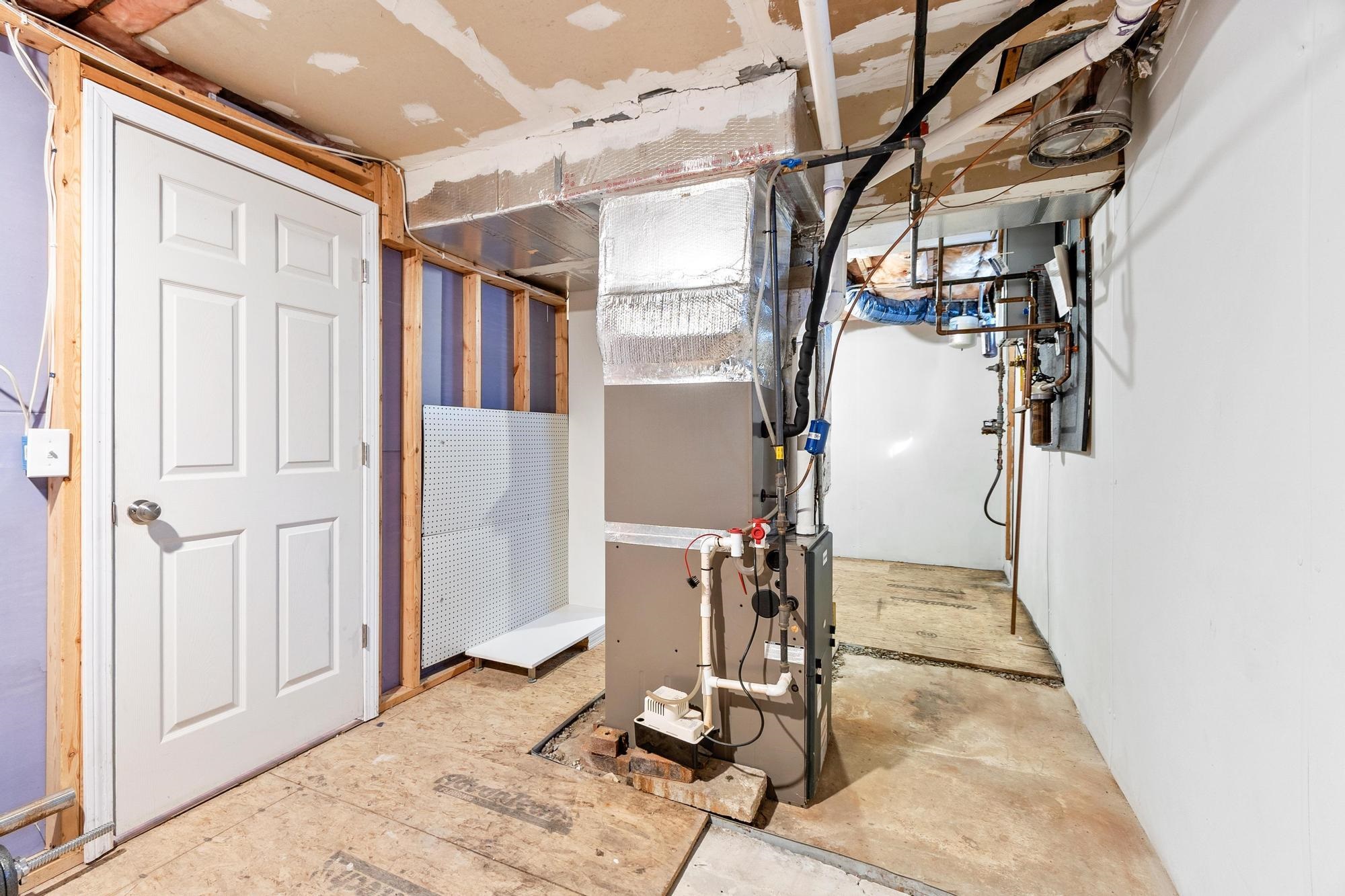 3 Copperfield Lane Londonderry, NH 03053 - Photo 48 of 58