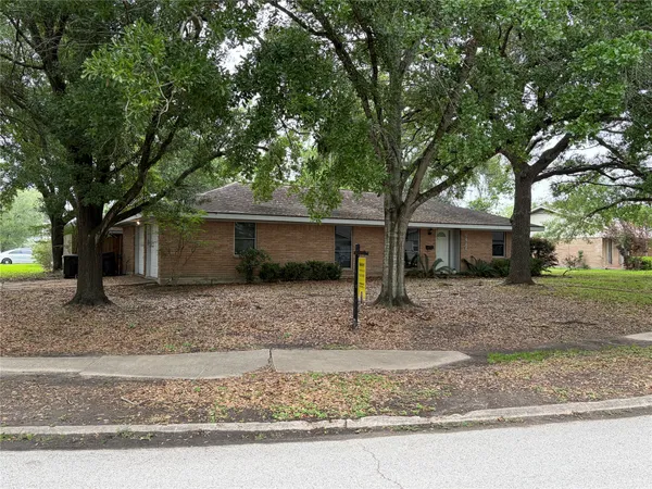 $2,090 | 5422 Spellman Road, Houston, TX 77096