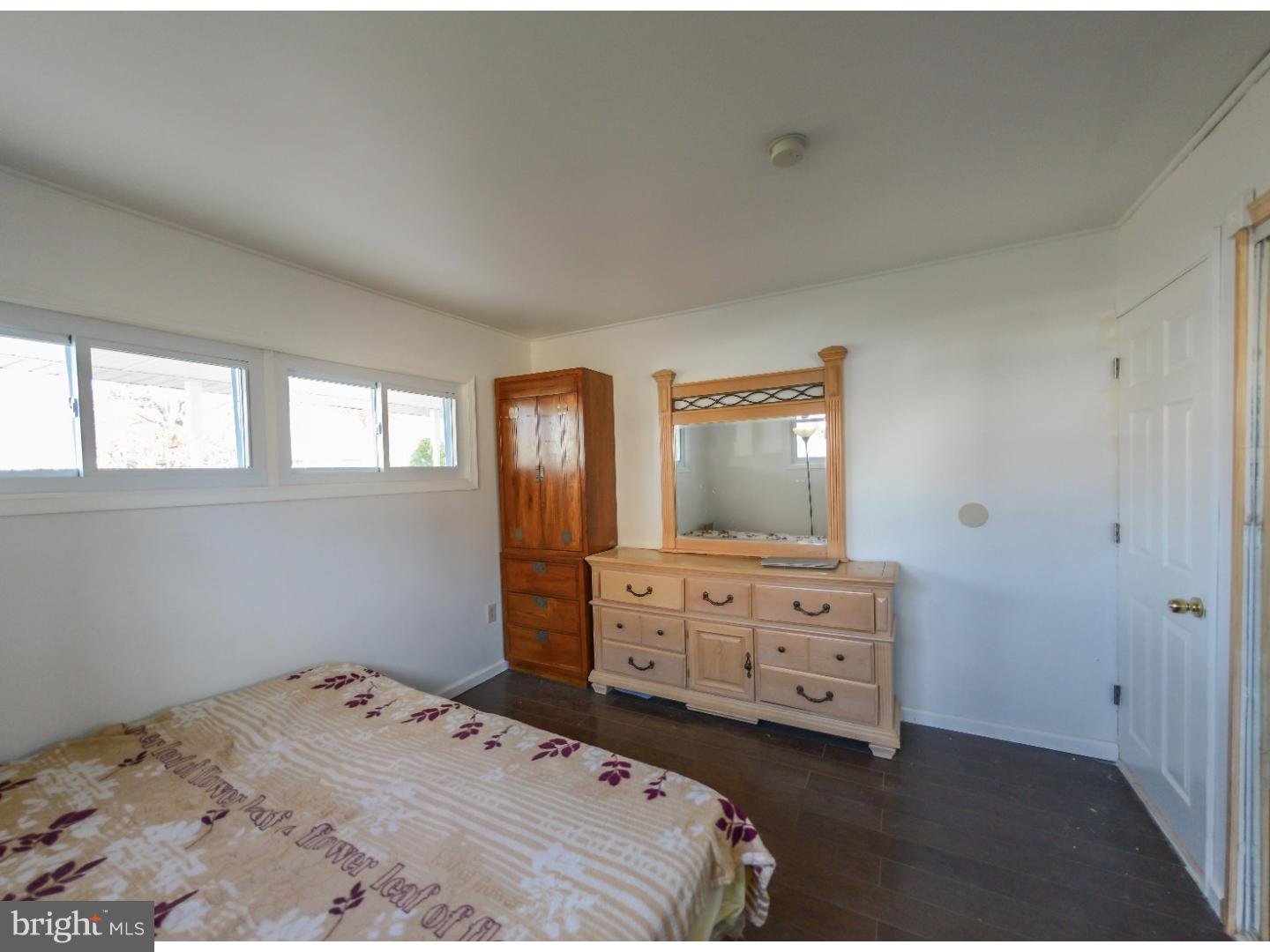 17 Plumtree Road Levittown, PA 19056 - Photo 15 of 25 Gallery Image 15