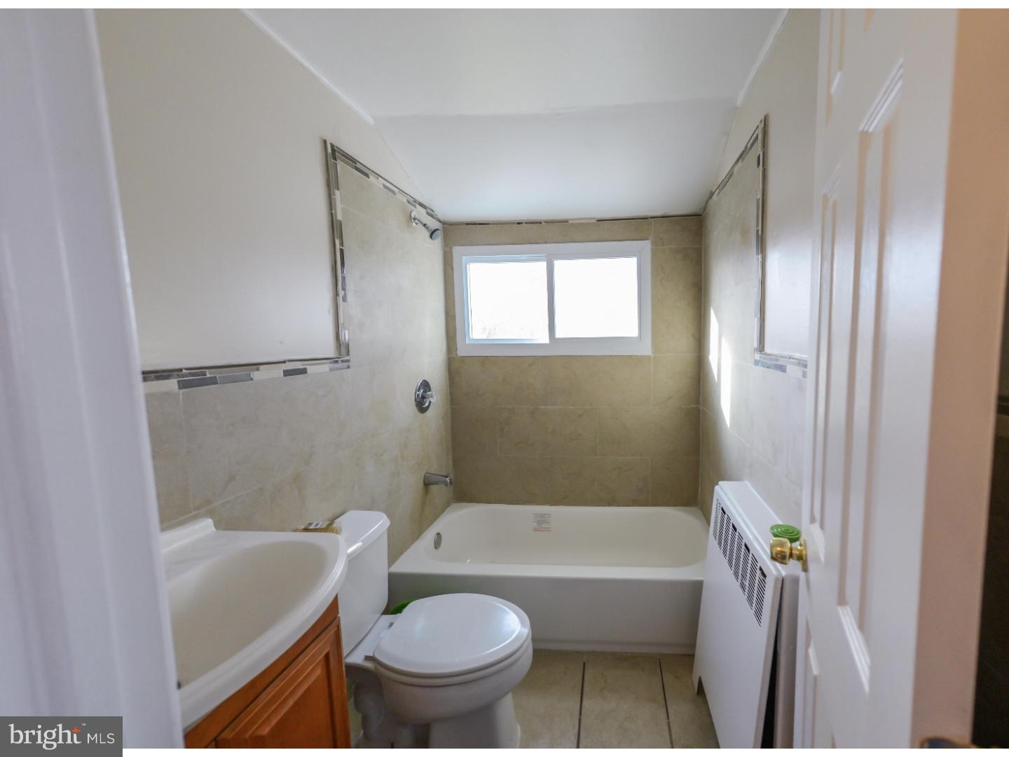 17 Plumtree Road Levittown, PA 19056 - Photo 21 of 25 Gallery Image 21