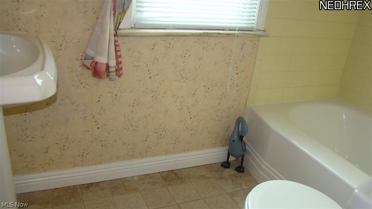 3874 Covington Road South Euclid, OH 44121 - Photo 21 of 25